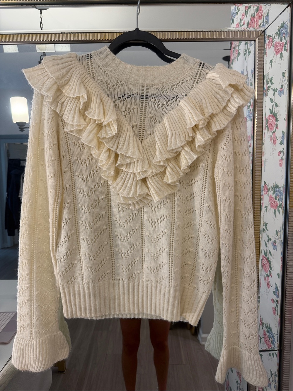Tularosa Cream Ruffle V-Paneled Knit Sweater NWOT size small
